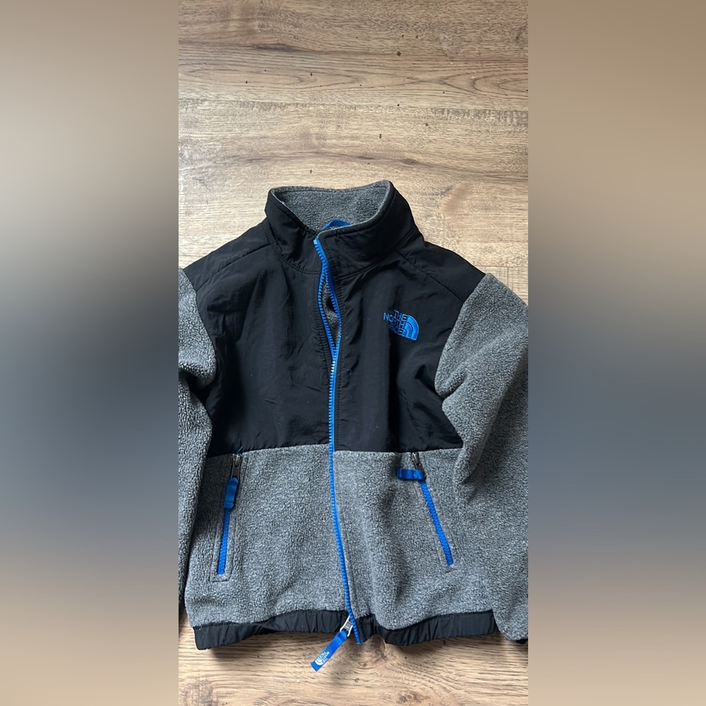 North Face, size 6 boys, gray